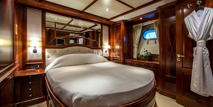 Benetti Classic 120