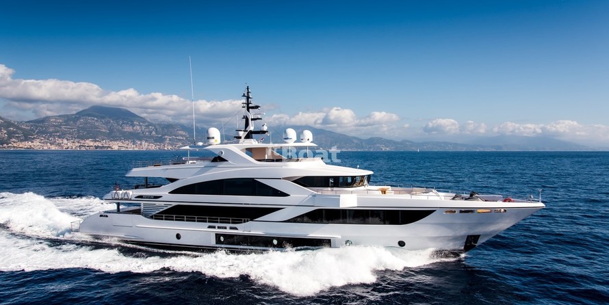 Majesty Yachts 140