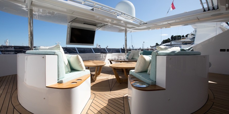 Majesty Yachts 140