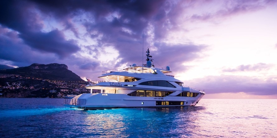 Majesty Yachts 140