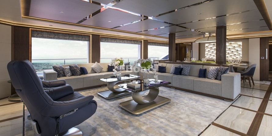 Majesty Yachts 140