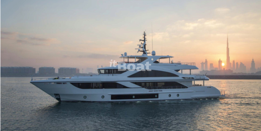 Majesty Yachts 140