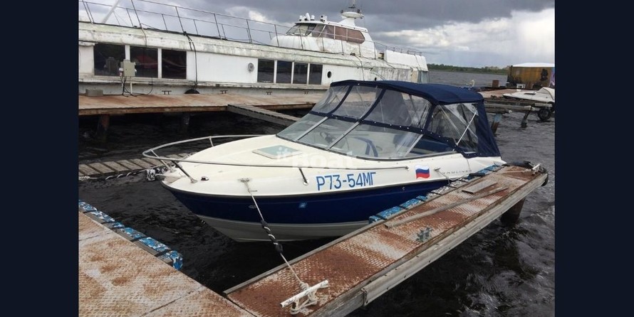 Bayliner 210 Deck Boat