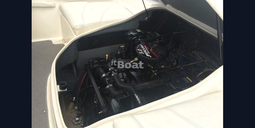 Bayliner 210 Deck Boat