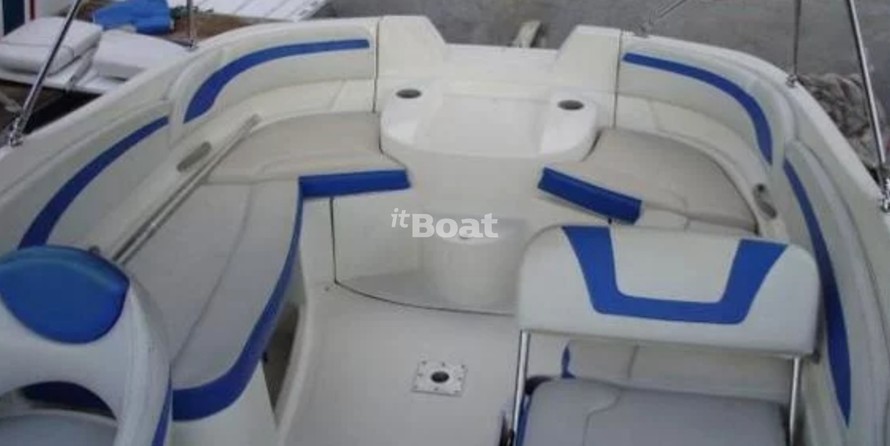 Bayliner 217 Deck Boat