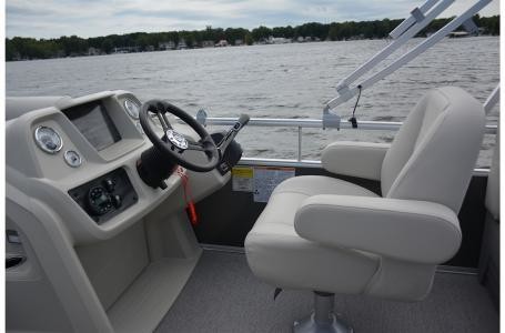 Sunchaser Boats Geneva Cruise 20 LR DH