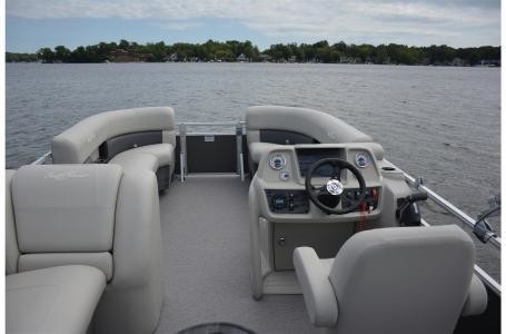 Sunchaser Boats Geneva Cruise 20 LR DH