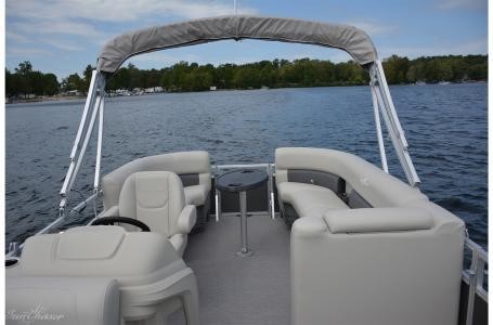 Sunchaser Boats Geneva Cruise 20 LR DH