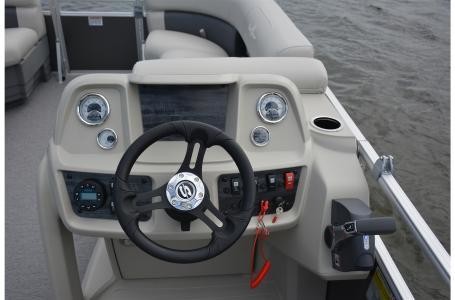 Sunchaser Boats Geneva Cruise 20 LR DH