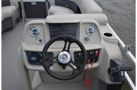 Sunchaser Boats Geneva Cruise 20 LR DH