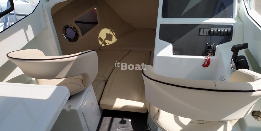 Velvette Cabin 23 Active Sedan