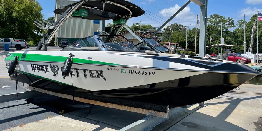 Malibu Wakesetter 23 LSV