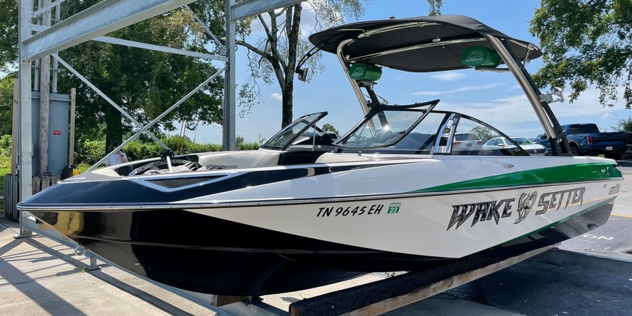 Malibu Wakesetter 23 LSV