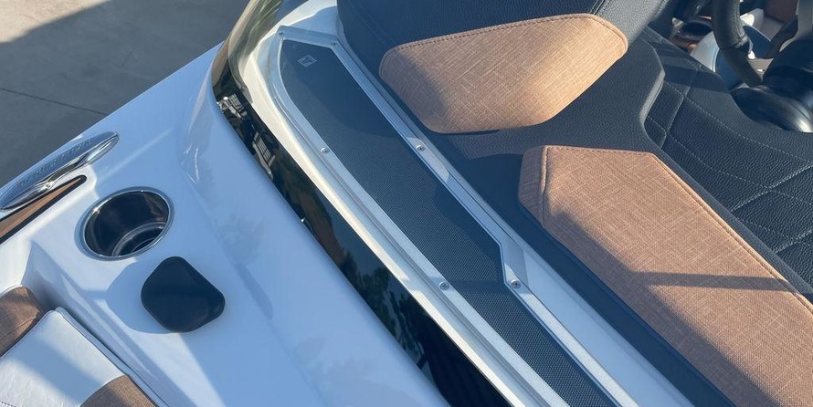 Super Air Nautique G23