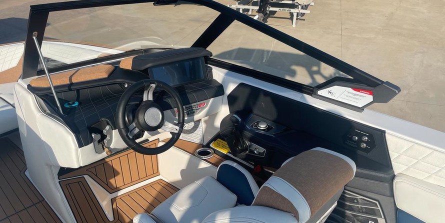 Super Air Nautique G23