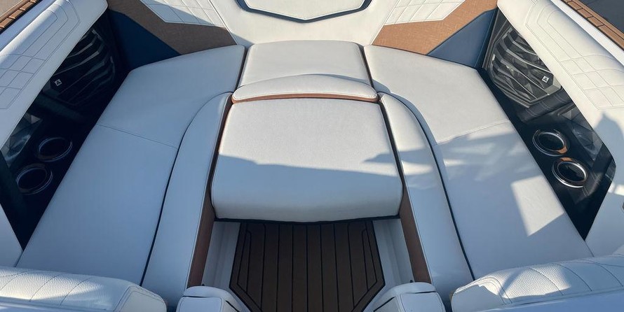 Super Air Nautique G23