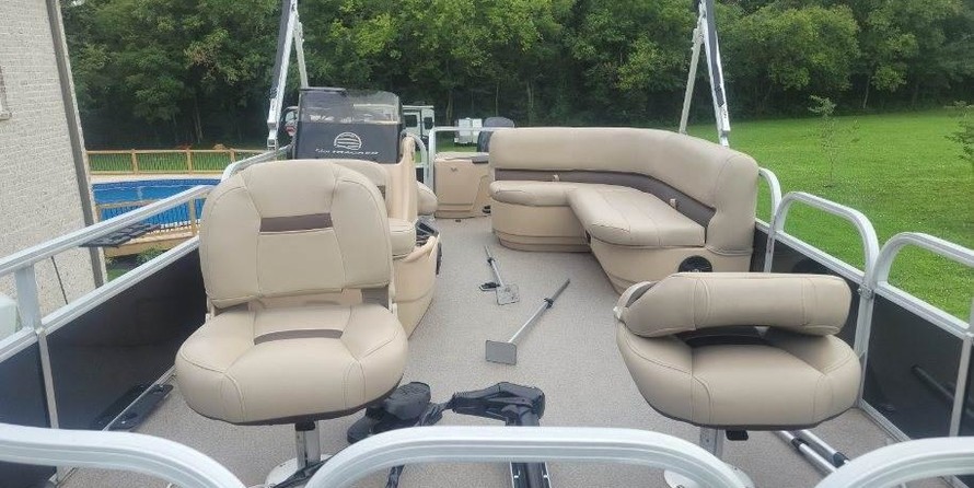 Sun Tracker Bass Buggy 18 DLX