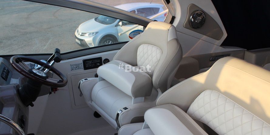 Chaparral 310 Signature