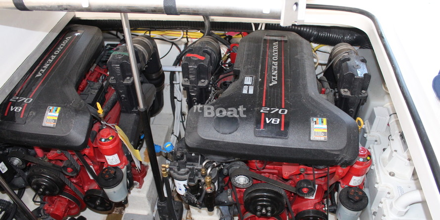 Chaparral 310 Signature