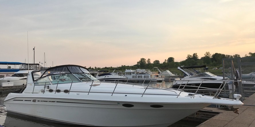 Sea ray 400 express cruiser