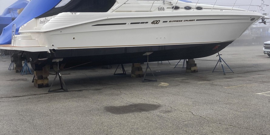 Sea ray 400 express cruiser