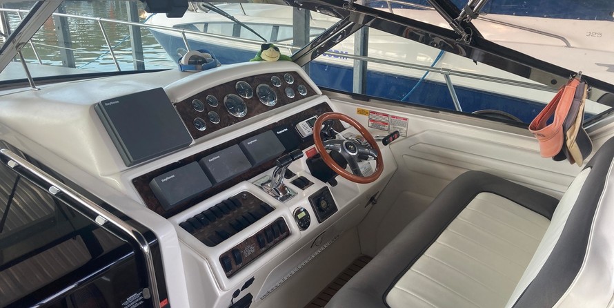 Sea ray 400 express cruiser