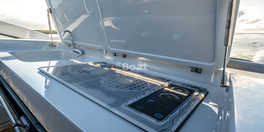 Fairline F-Line 33 Outboard