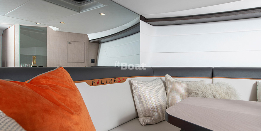 Fairline F-Line 33 Outboard