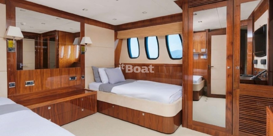 Sunseeker custom 37.40ft