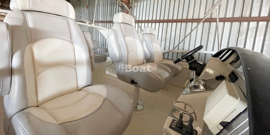 Carver C40 Command Bridge