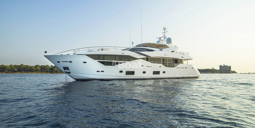 Sunseeker 116 Yacht
