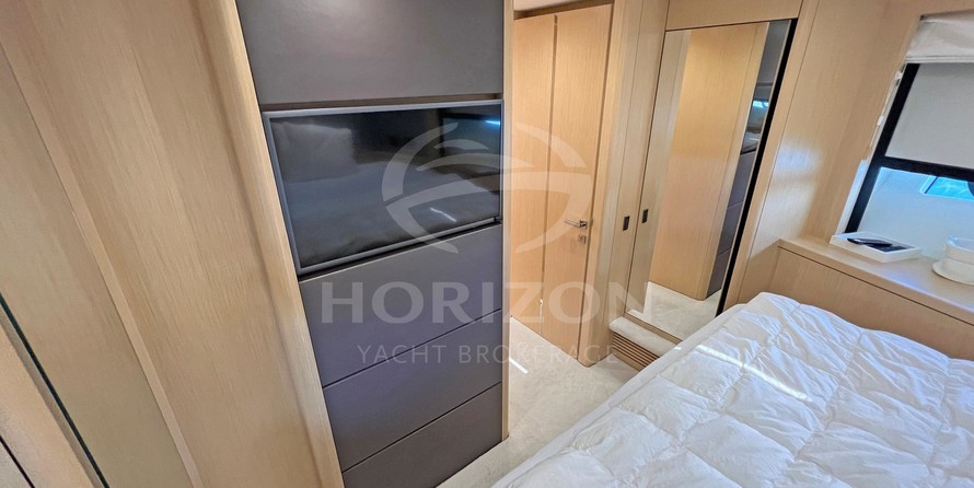 Sunseeker Predator 68