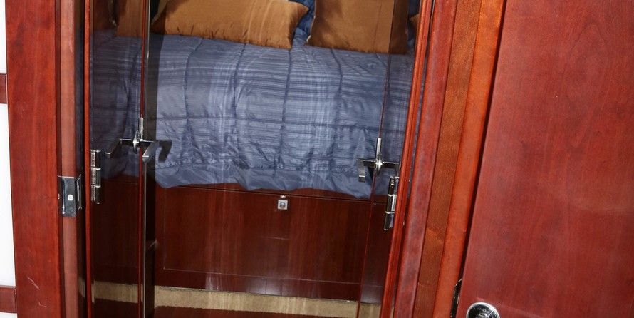 Sea Ray 450 Sundancer