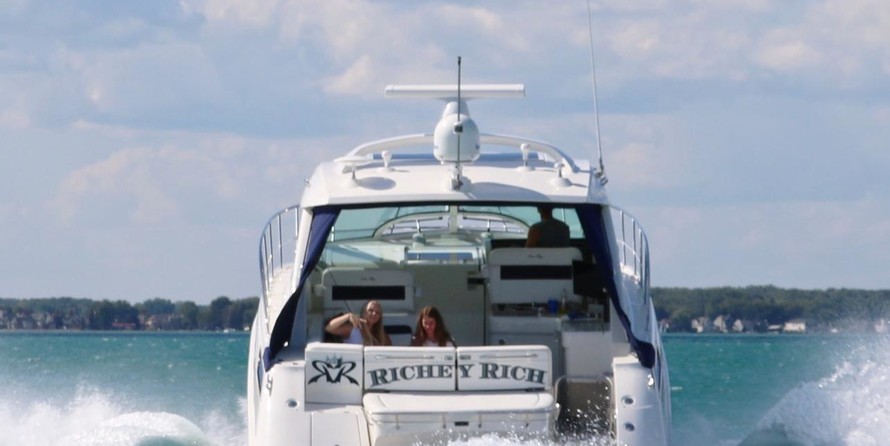 Sea Ray 450 Sundancer