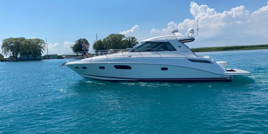 Sea Ray 450 Sundancer