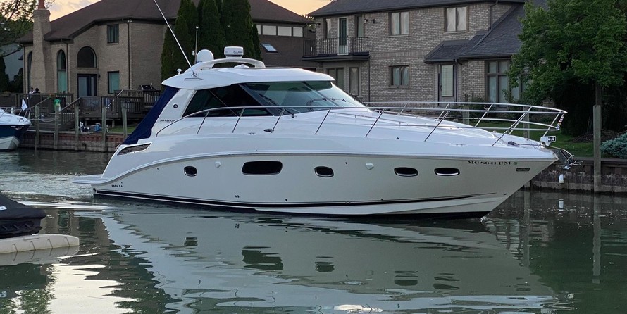 Sea Ray 450 Sundancer