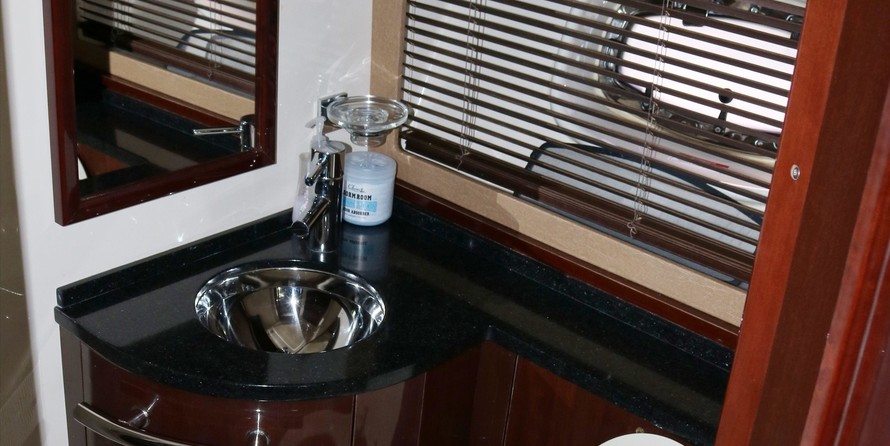 Sea Ray 450 Sundancer
