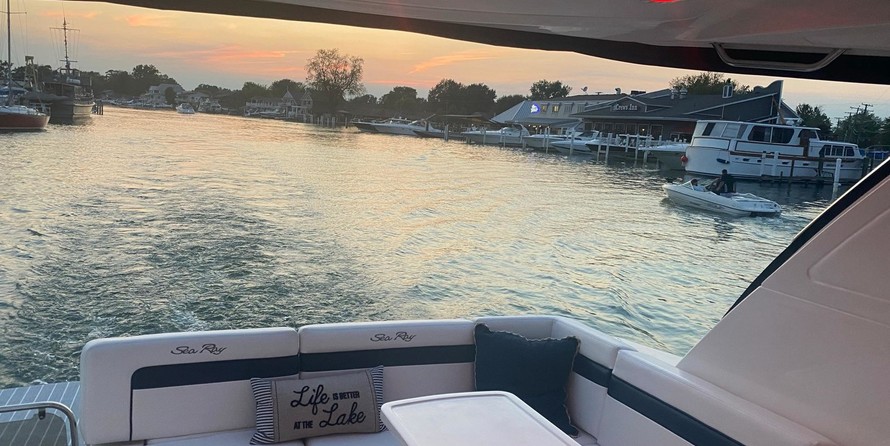 Sea Ray 450 Sundancer