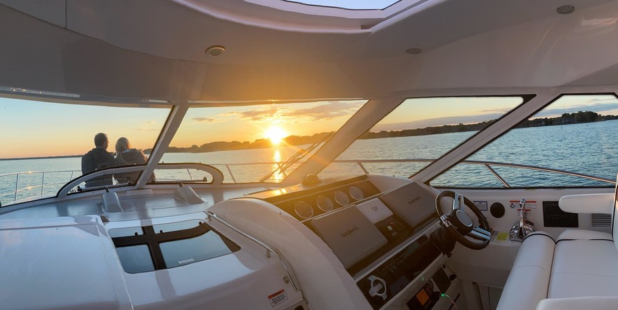 Sea Ray 450 Sundancer