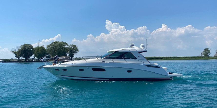 Sea Ray 450 Sundancer