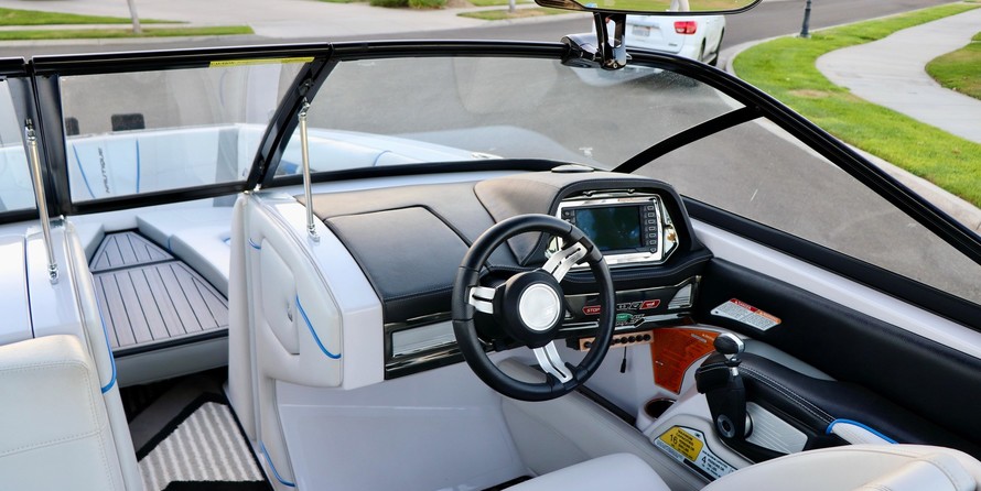 Super Air Nautique G23