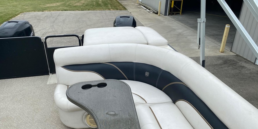 Premier Pontoons Boundary Waters 310 Sky Deck