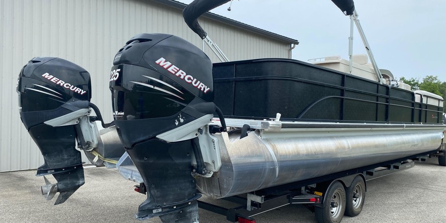 Premier Pontoons Boundary Waters 310 Sky Deck