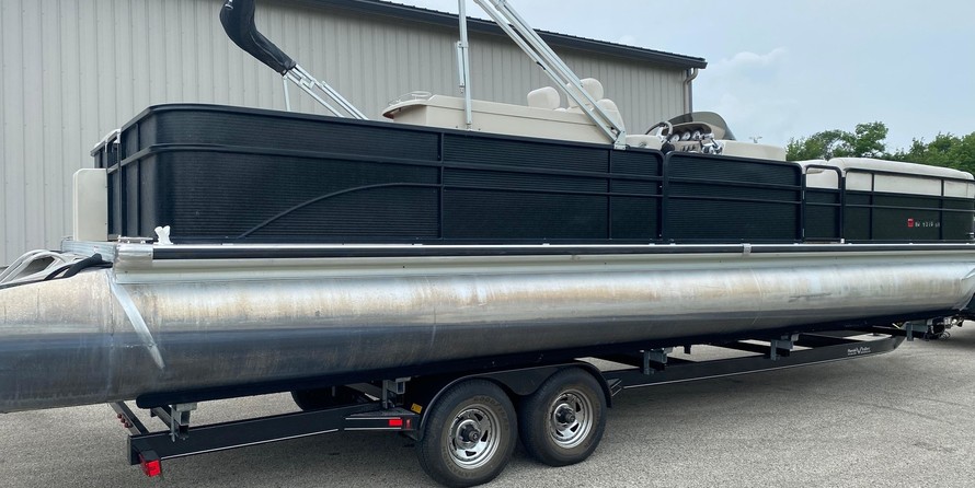 Premier Pontoons Boundary Waters 310 Sky Deck