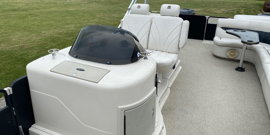 Premier Pontoons Boundary Waters 310 Sky Deck