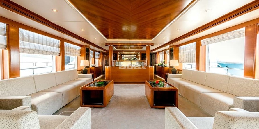 Majesty Yachts 105