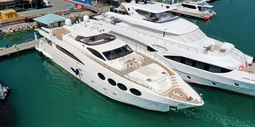Majesty Yachts 105