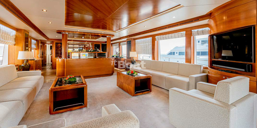 Majesty Yachts 105