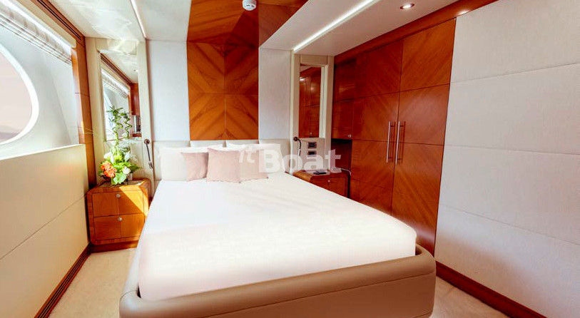 Majesty Yachts 105