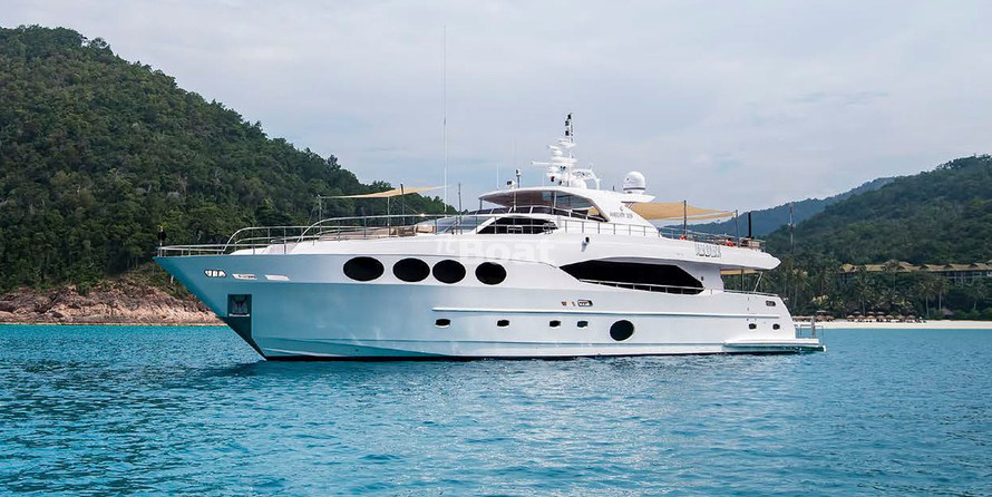 Majesty Yachts 105